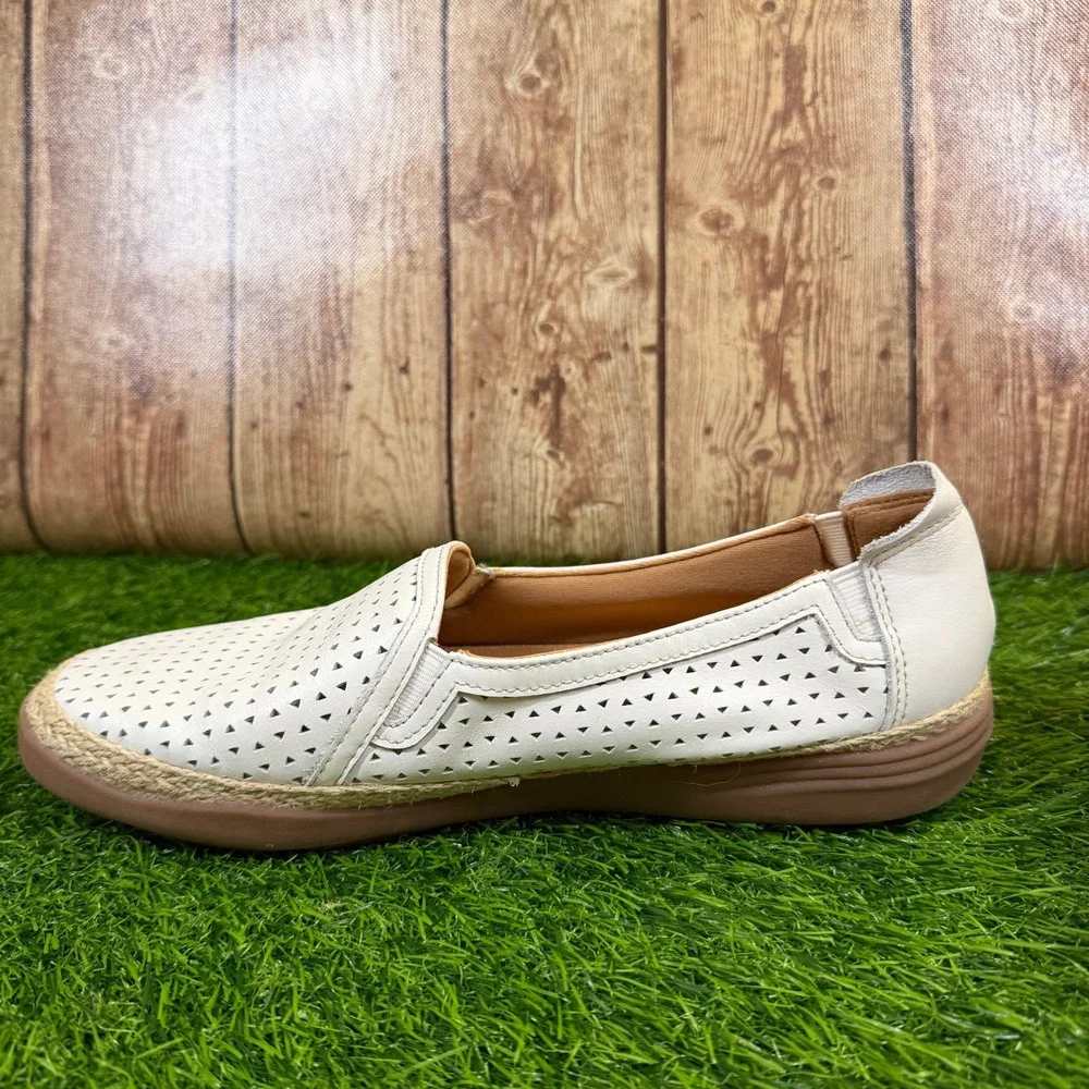 Clarks Collection Loafers Womens Size 9 Off White Perforated Leather Espadrille
